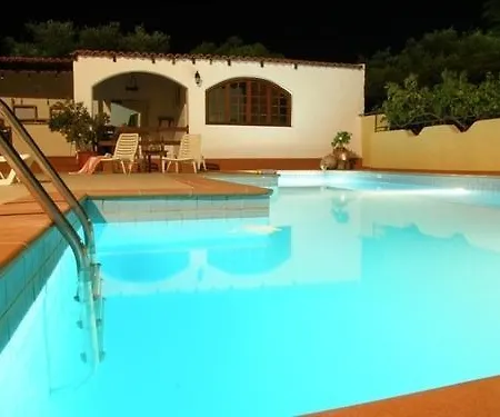 Elia & Tina Hersonissos (Crete)