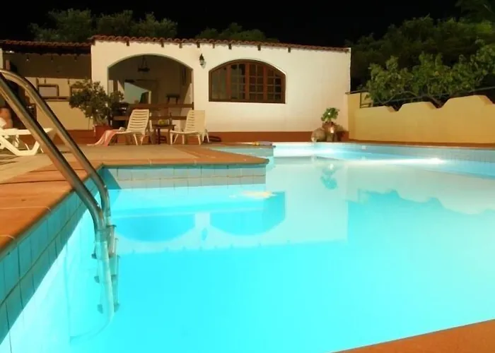 Elia & Tina Apartments