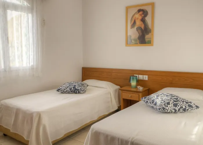 Elia & Tina Apartments *